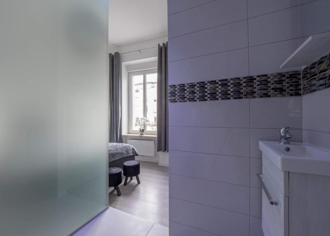 Executive Double Room With En-Suite In Guest House Rue Trevires R3 Luxembourg Exterior photo